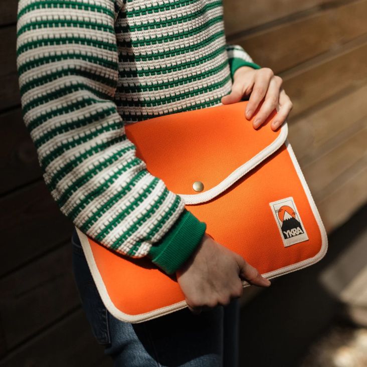 <a href=index-513.html target="_blank">Laptop & Pencil Cases</a> by YKRA